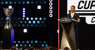 Kyle Larson gives 2025 title speech at NASCAR Awards